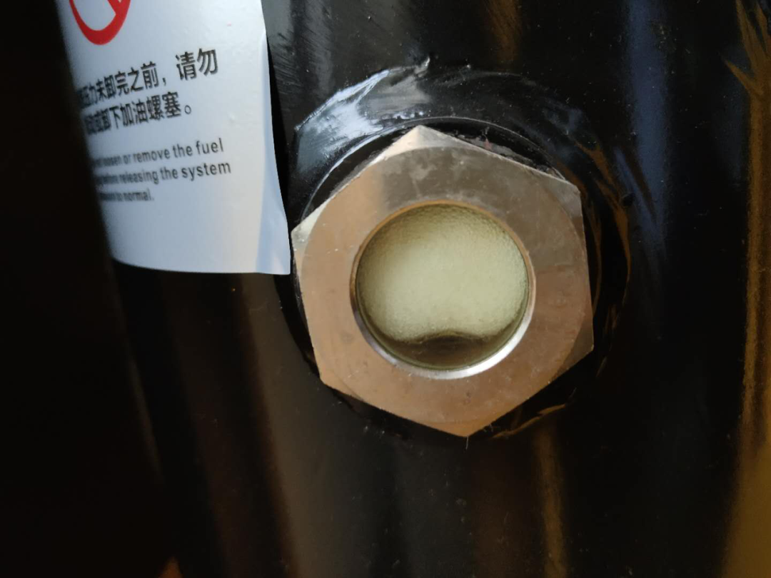 激光切割用一體式空壓機(jī)除水排污的重要性