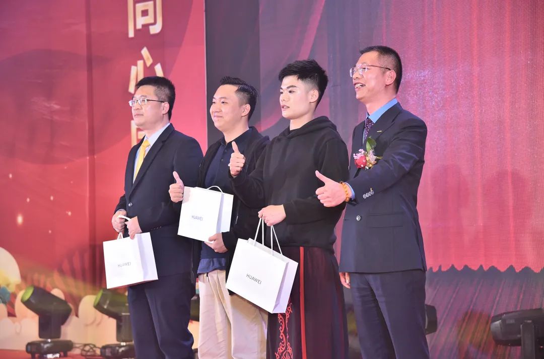 同心同德 共創共贏｜葆德控股集團2022迎新年會虎力全開，勢在必燃！