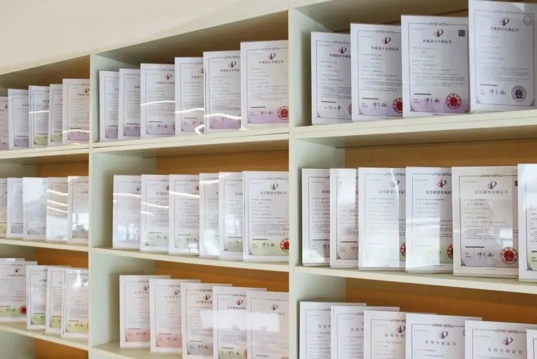 葆德科技再獲殊榮：2022年度“佛山市高質(zhì)量發(fā)展百佳企業(yè)”！